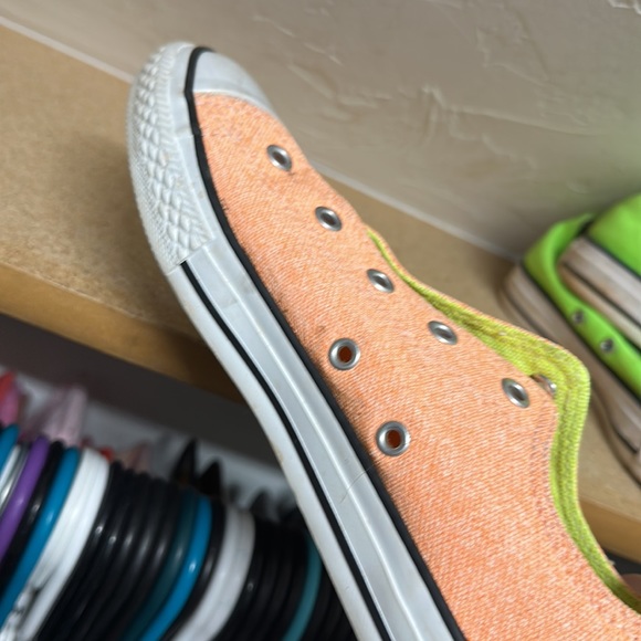 Ones missing shoe lace - Picture 3 of 3